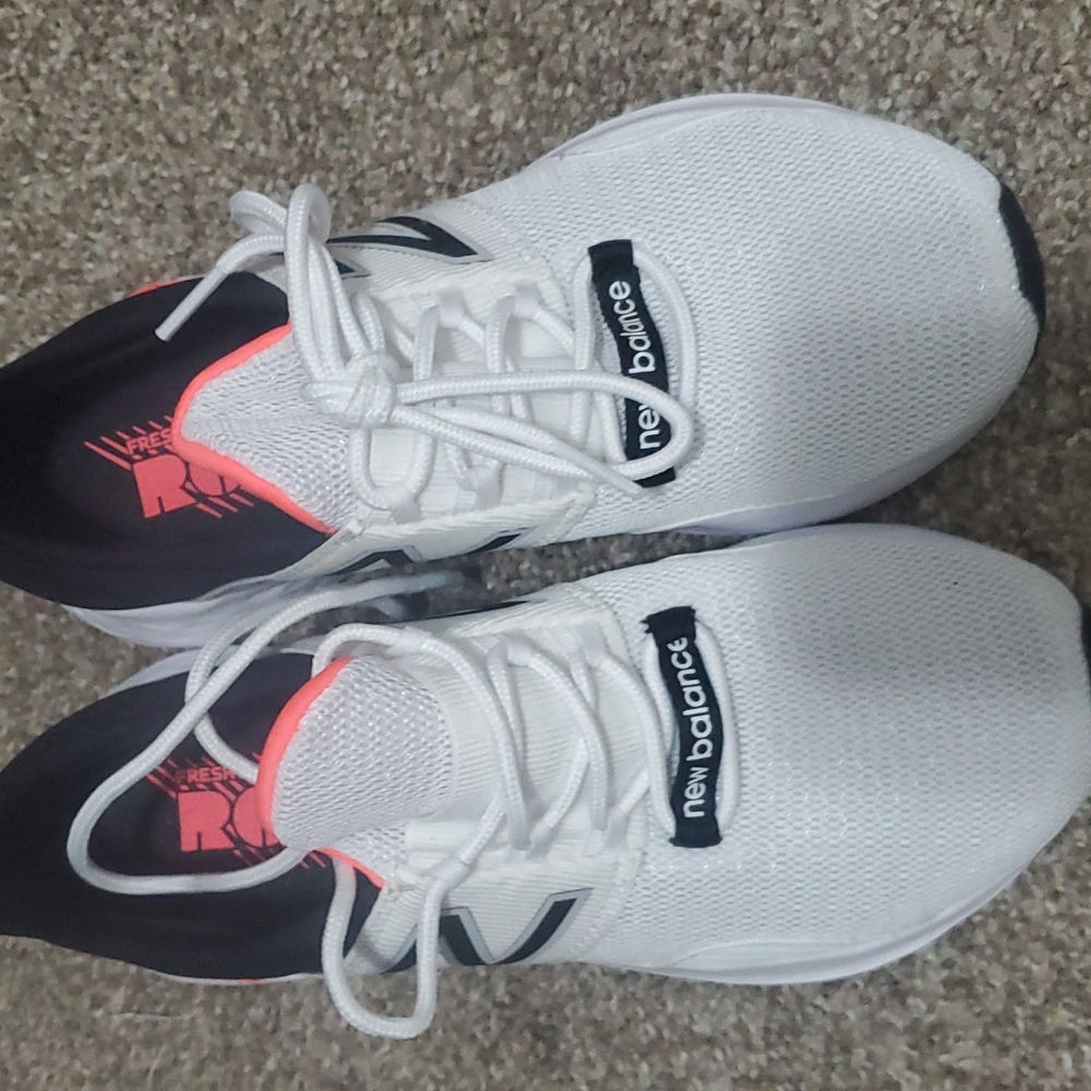 Womens 7.5 new balance never worn